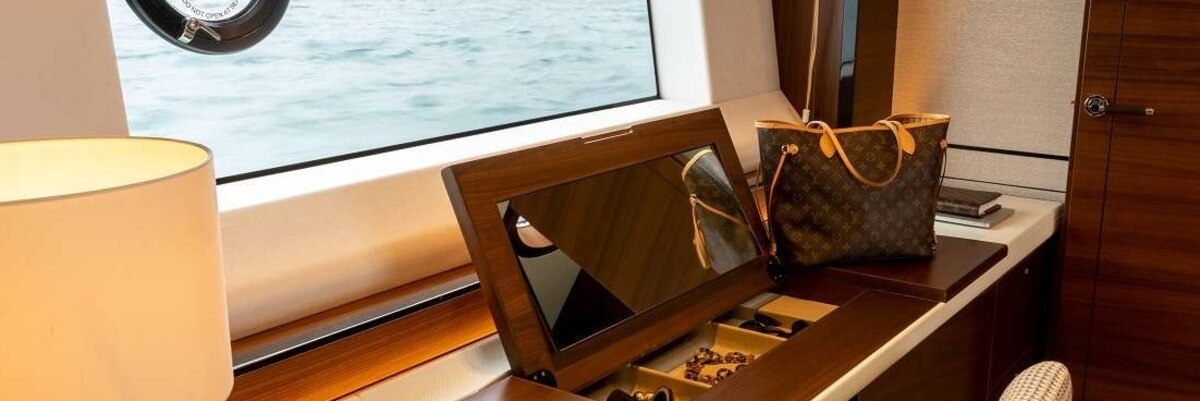 SORANA II Princess Yachts 15