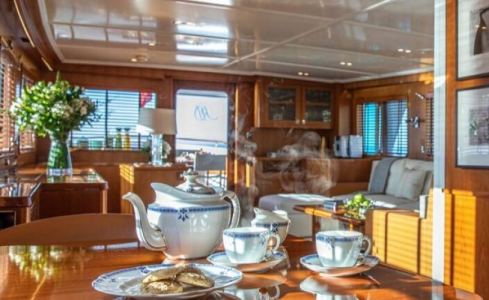 HEAVENLY DAZE Feadship 26