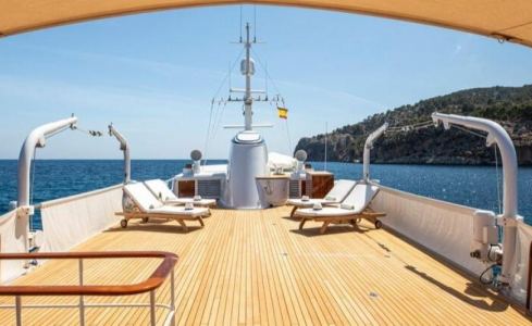 HEAVENLY DAZE Feadship 11