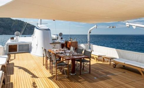 HEAVENLY DAZE Feadship 12