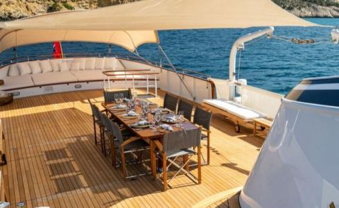 HEAVENLY DAZE Feadship 15