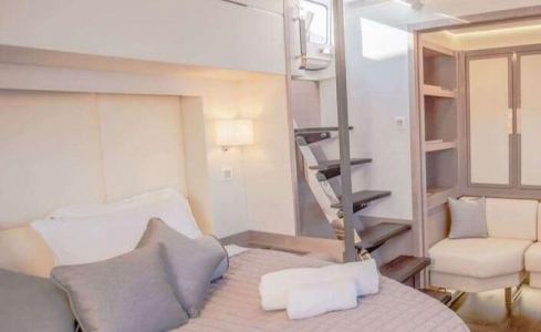 D2 Fountaine Pajot 15