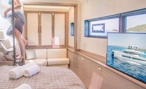 D2 Fountaine Pajot 17