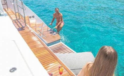 D2 Fountaine Pajot 8