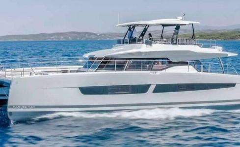 D2																Fountaine Pajot 3