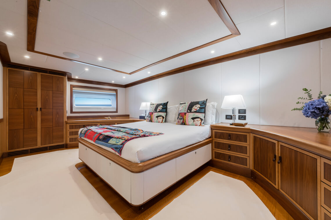 MES AMIS Fitzroy yachts 25