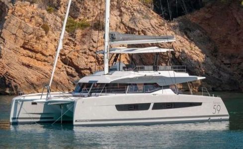 OKINAWA Fountaine Pajot 1