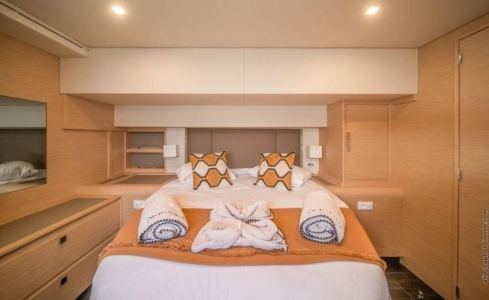 OKINAWA Fountaine Pajot 7