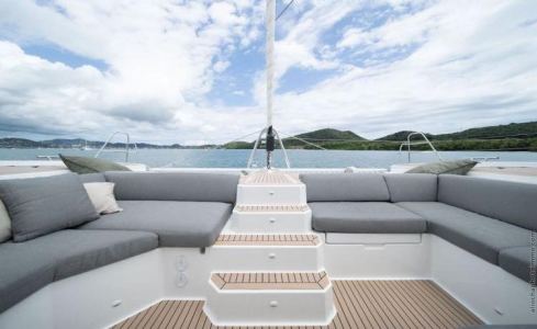 OKINAWA Fountaine Pajot 12
