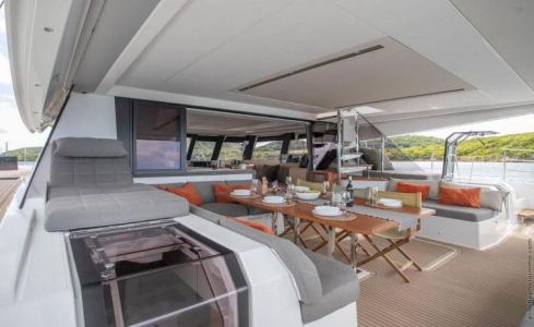 OKINAWA Fountaine Pajot 13
