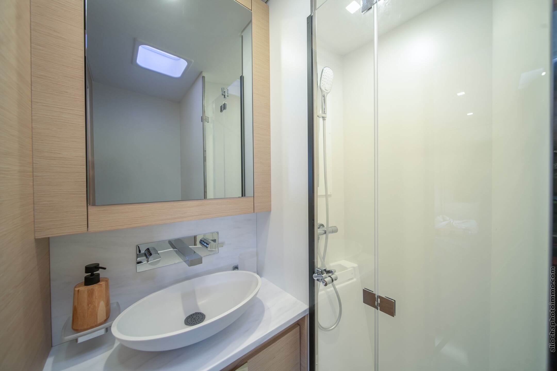 OKINAWA Fountaine Pajot 8