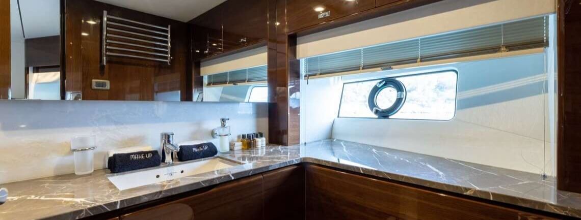 VISTA Princess Yachts 13