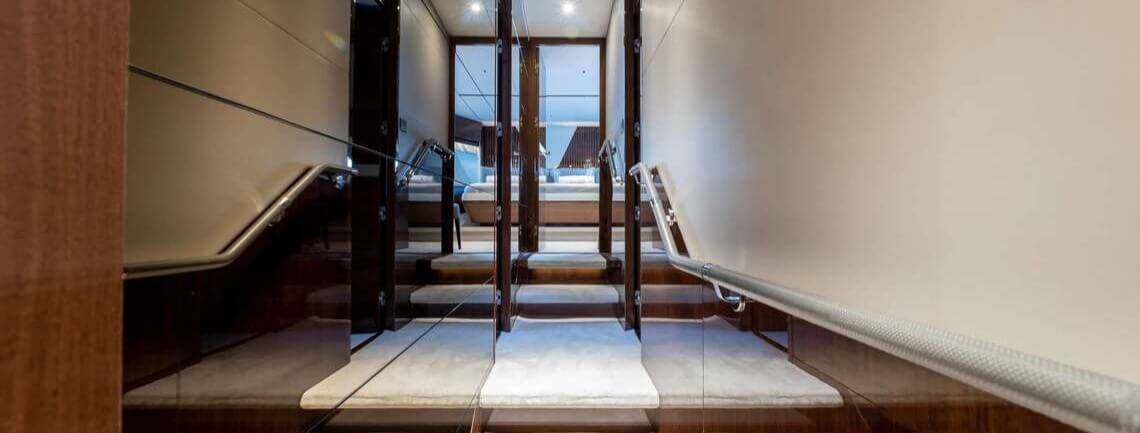 VISTA Princess Yachts 17