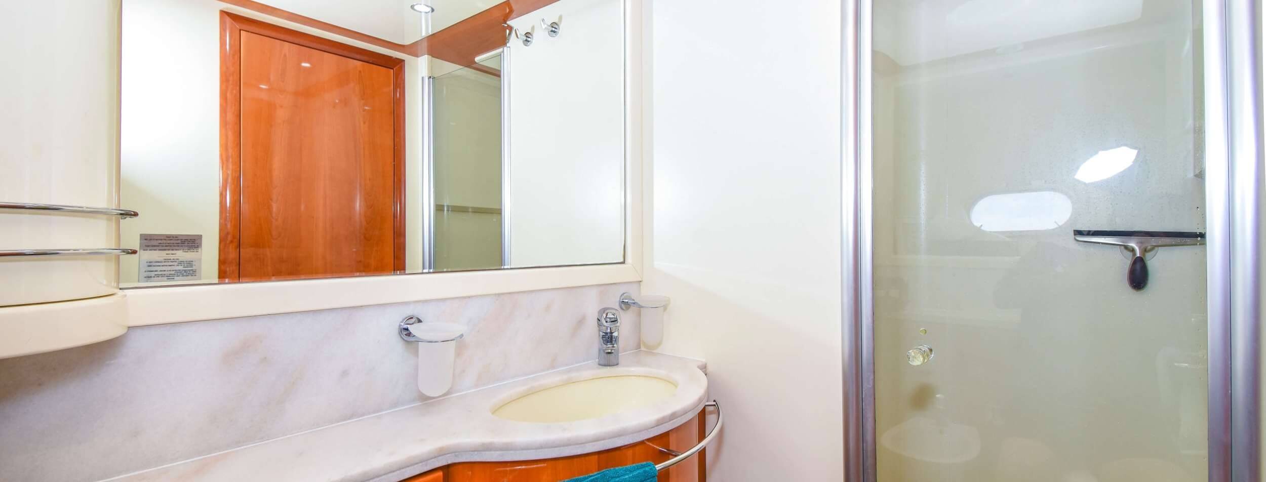 INDULGE II Ferretti 14