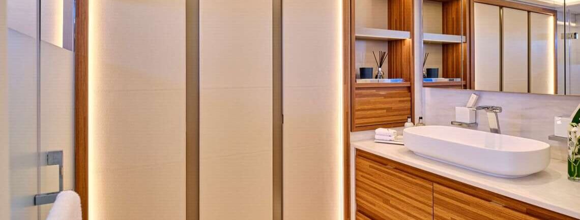 AD ASTRA 80 Fountaine Pajot 13