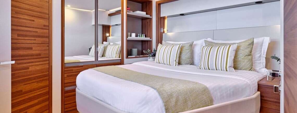 AD ASTRA 80 Fountaine Pajot 16