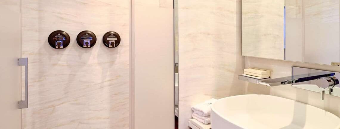 AD ASTRA 80 Fountaine Pajot 17