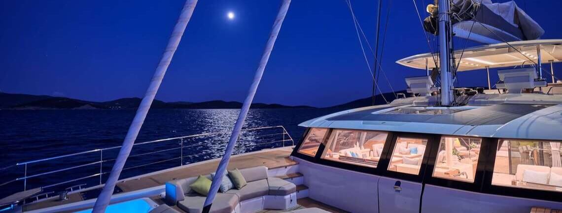 AD ASTRA 80 Fountaine Pajot 7