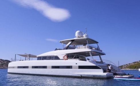 CRAZY HORSE Lagoon Catamaran 0