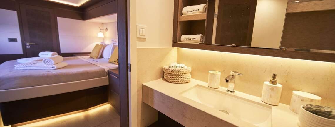 CRAZY HORSE Lagoon Catamaran 16