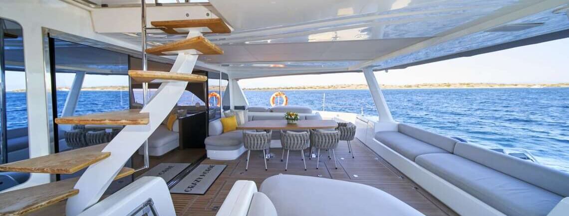 CRAZY HORSE Lagoon Catamaran 4