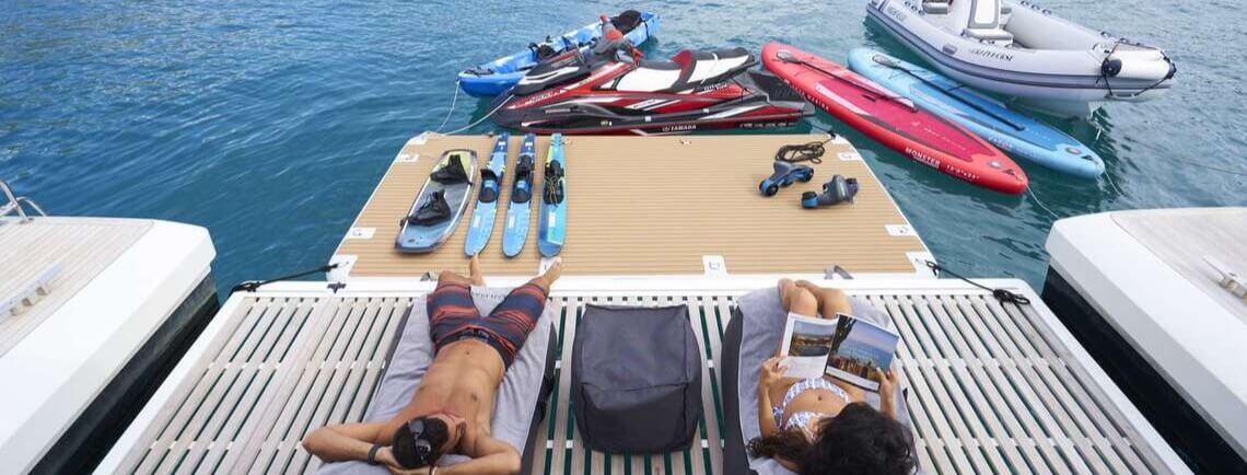 CRAZY HORSE Lagoon Catamaran 10