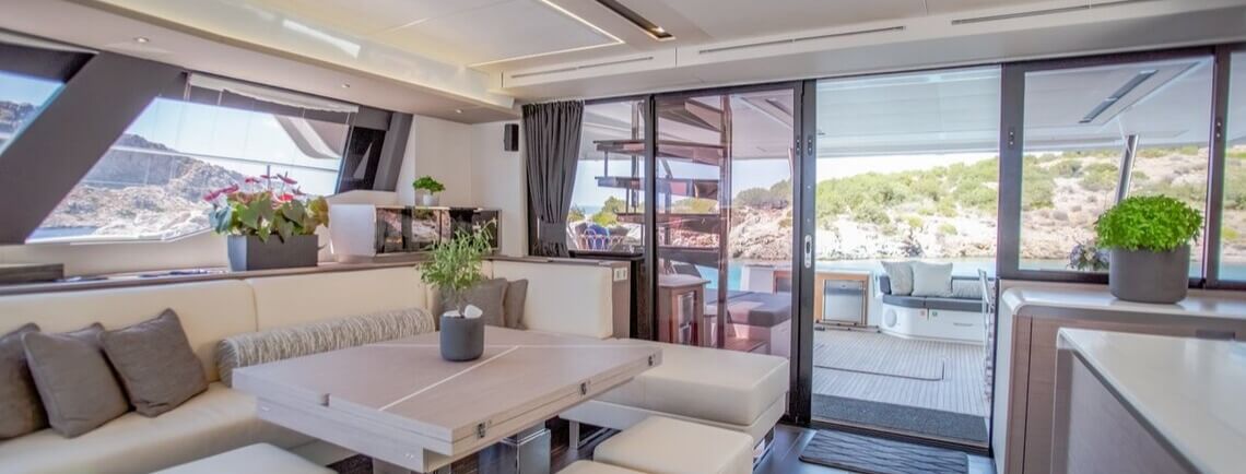 DOMPE Fountaine Pajot 12