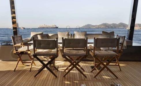 Full Moon Moon Yachts 1