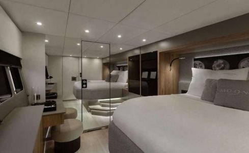 Full Moon	Moon Yachts 6