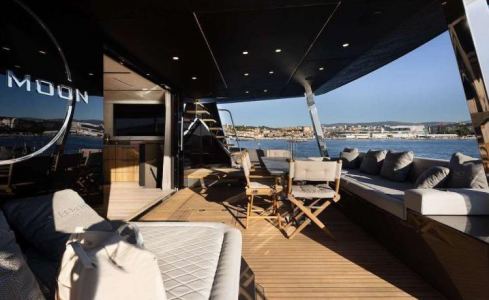 Full Moon	Moon Yachts 3