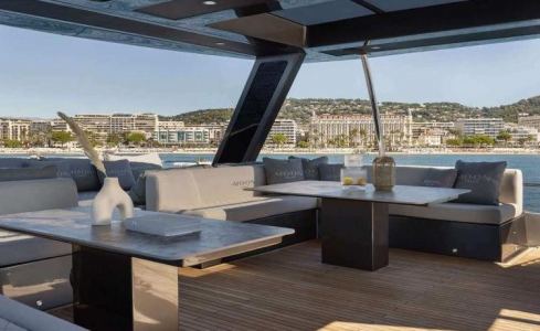 Full Moon	Moon Yachts 4