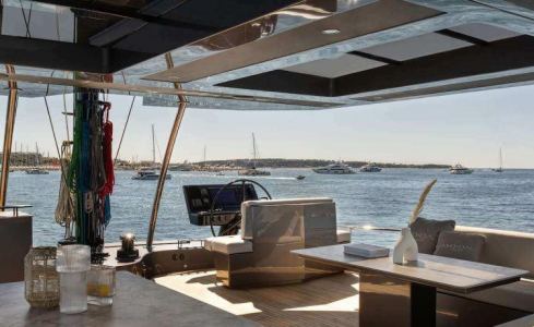 Full Moon	Moon Yachts 5