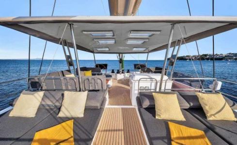 NEOW	Fountaine Pajot 2