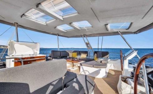 NEOW	Fountaine Pajot 5