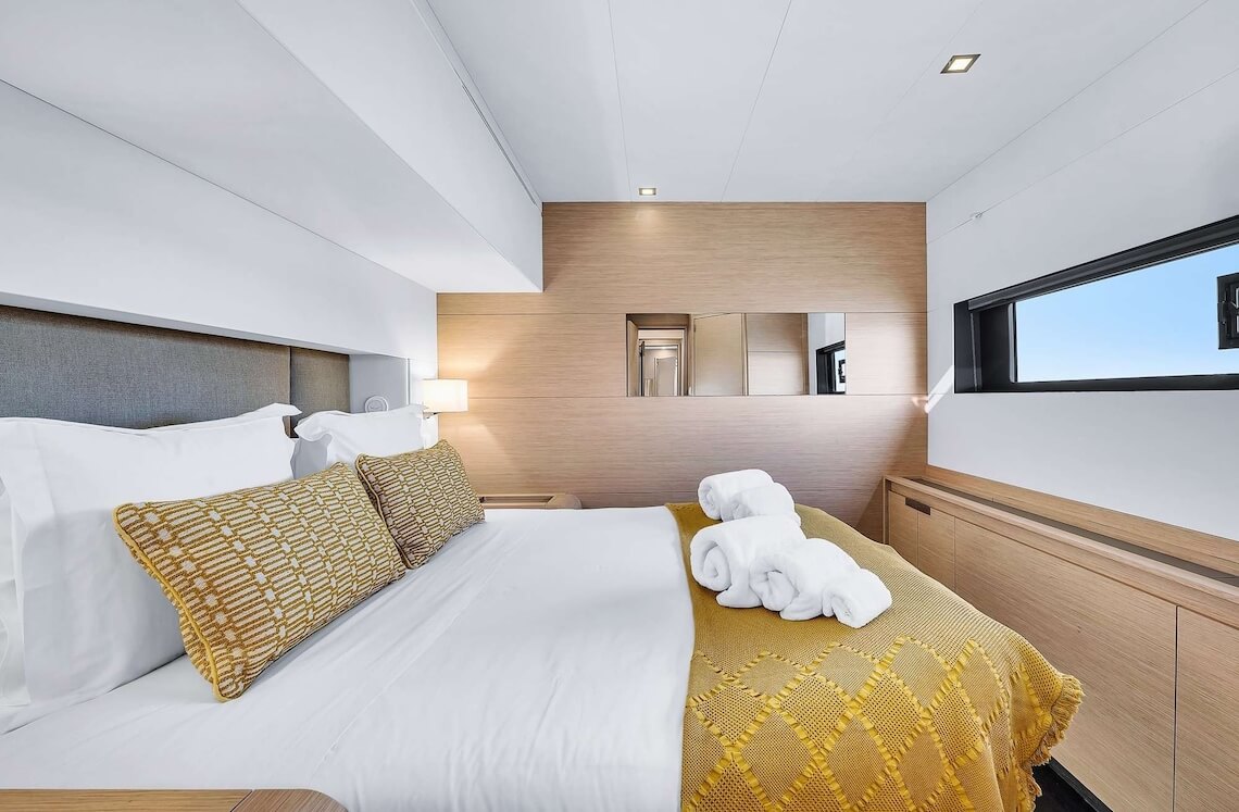 NEOW Fountaine Pajot 7