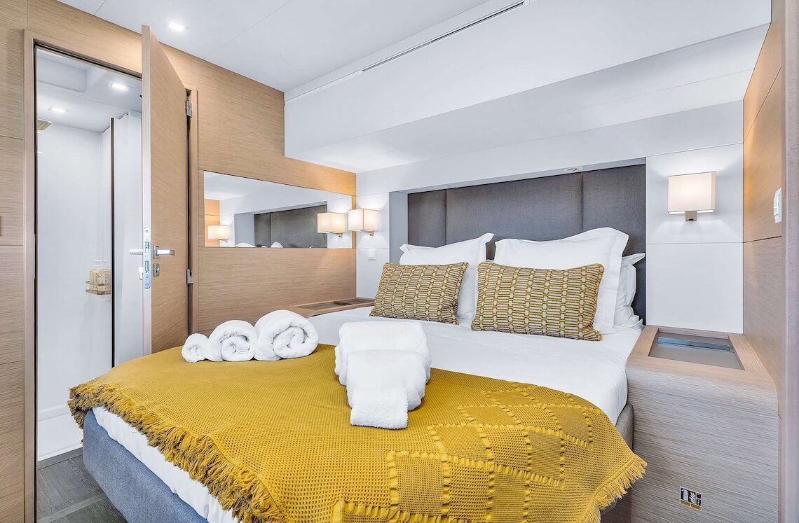 NEOW Fountaine Pajot 8