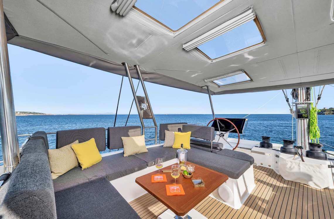 NEOW Fountaine Pajot 3