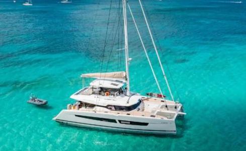 ADEONA Fountaine Pajot 0