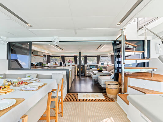 ADEONA Fountaine Pajot 7