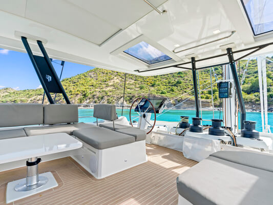 ADEONA Fountaine Pajot 10