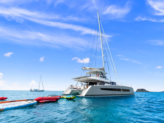 ADEONA Fountaine Pajot 14