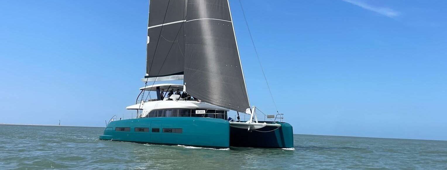 2260_lagooncatamaranlagooneighty21760672873.jpg