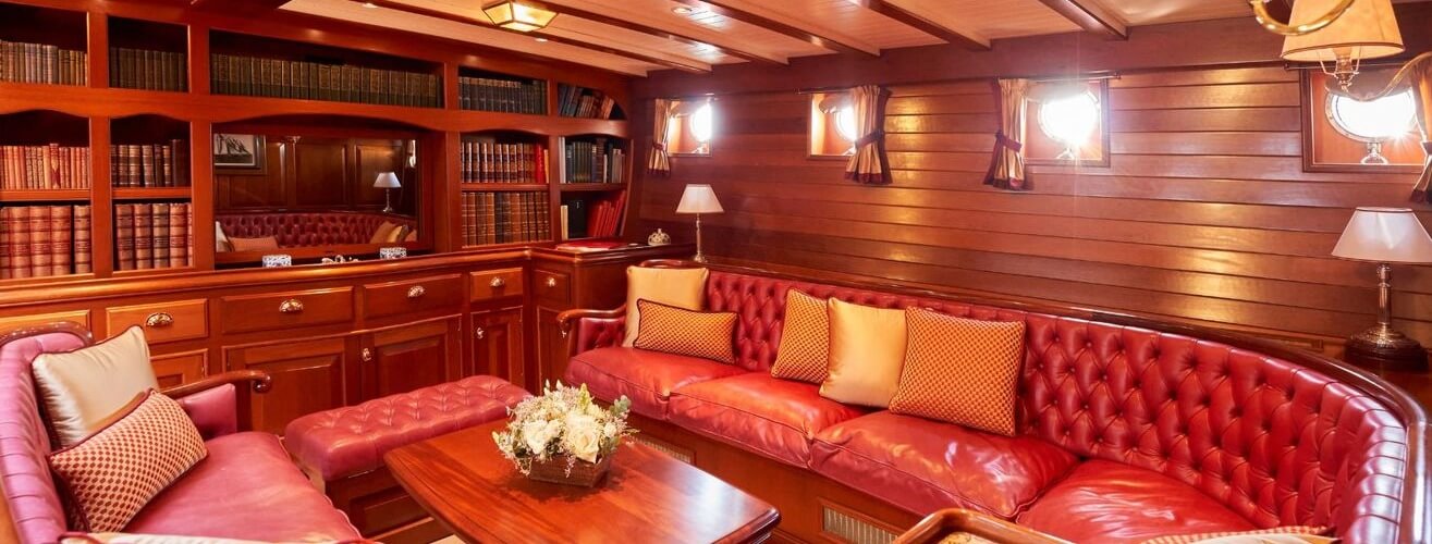 ELENA of LONDON Herreshoff 20