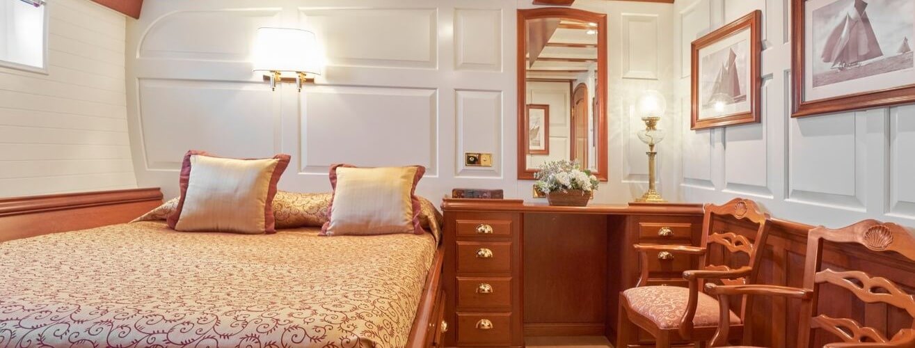 ELENA of LONDON Herreshoff 24