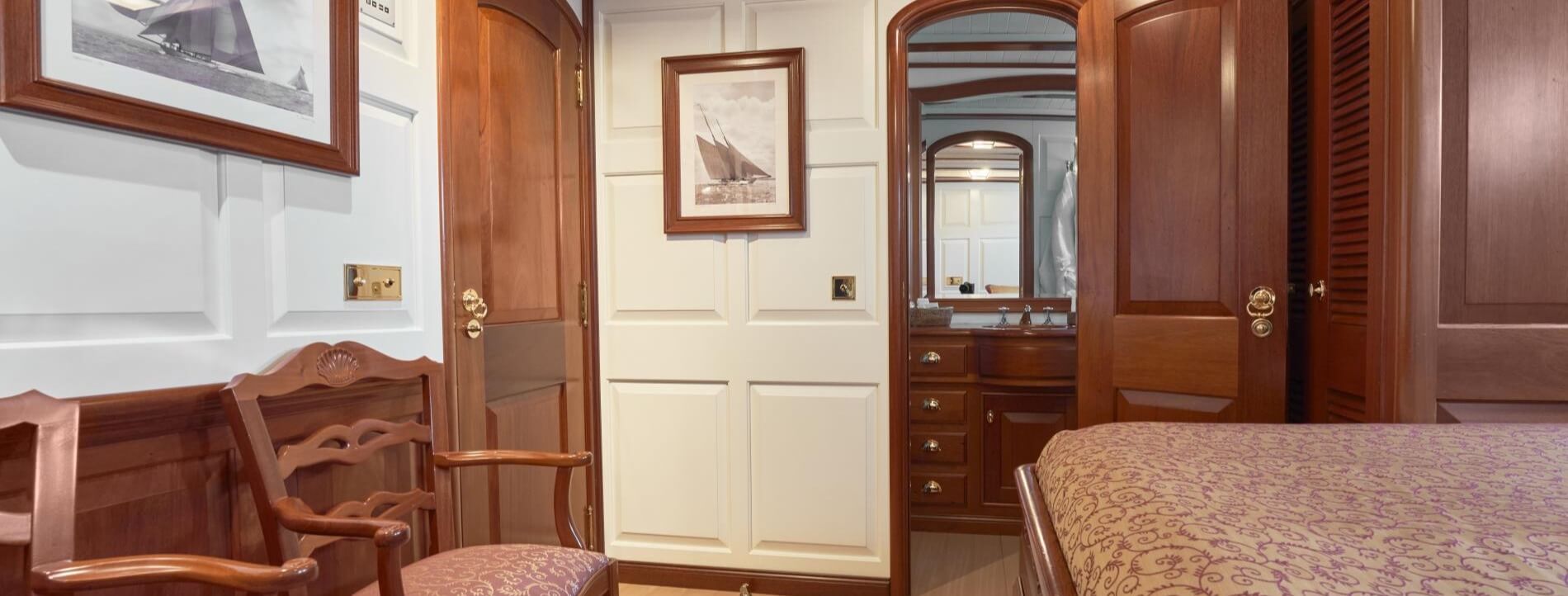 ELENA of LONDON Herreshoff 25