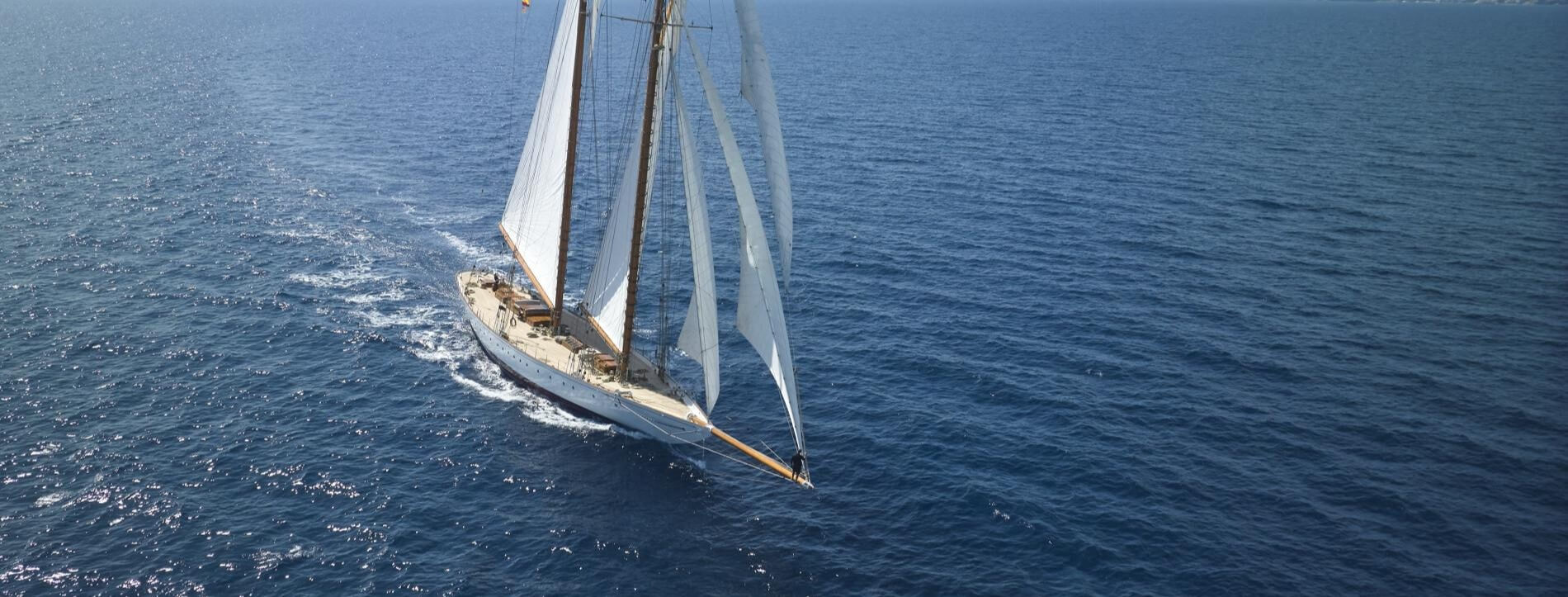 ELENA of LONDON Herreshoff 17