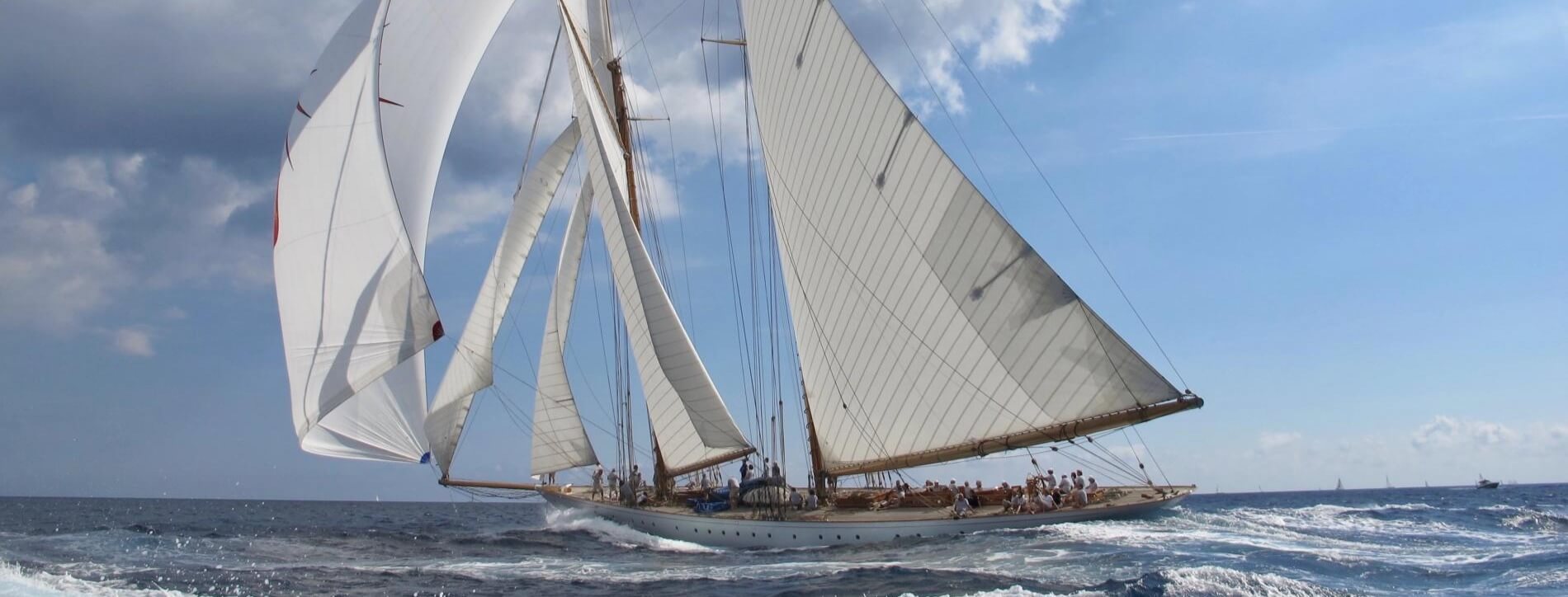ELENA of LONDON Herreshoff 19