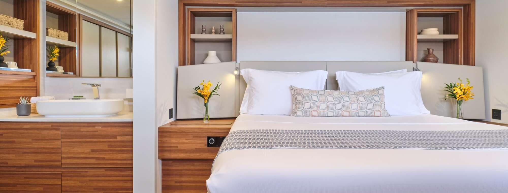 ALINA Fountaine Pajot 17