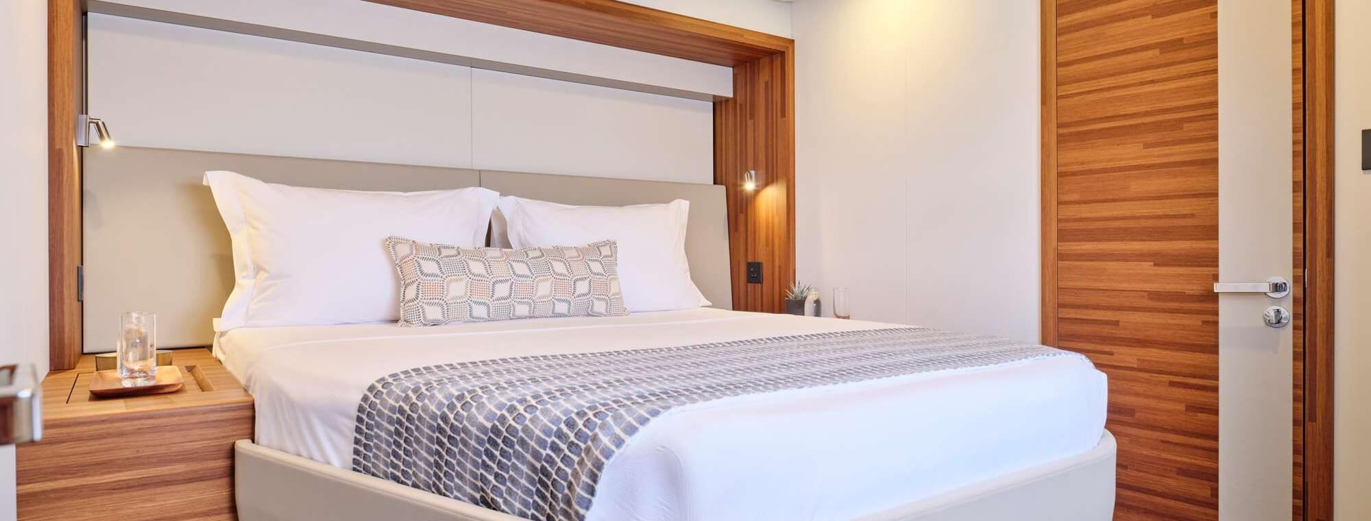 ALINA Fountaine Pajot 16