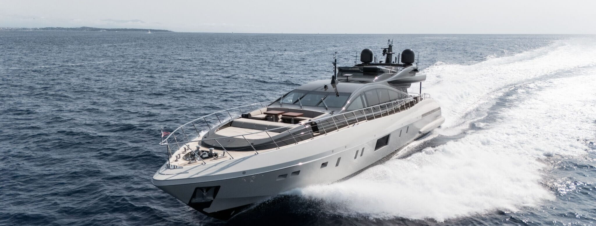 M/Y FANAMAX Overmarine 4
